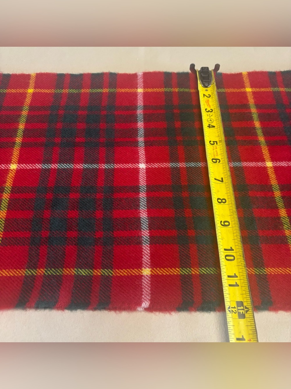 Ingles Buchan 100% Lambswool Tartan Scarf 12 X 62” Scotland Fringe Red Holiday - Picture 5 of 13